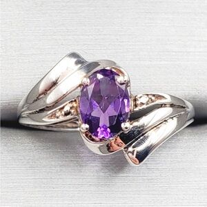 Genuine Oval Purple Amethyst 925 Sterling Silver Design Ring